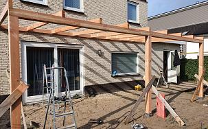 Aanbouw houten terrasoverkapping in Lelystad